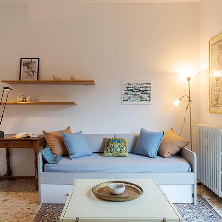 Lovely & Quiet Apartment - With Balcony & Parking Como Eksteriør bilde