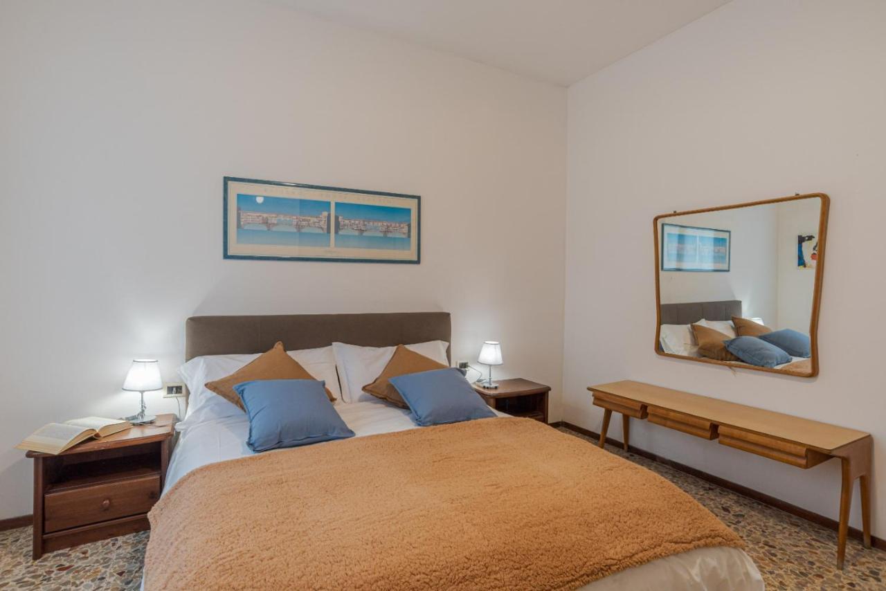 Lovely & Quiet Apartment - With Balcony & Parking Como Eksteriør bilde